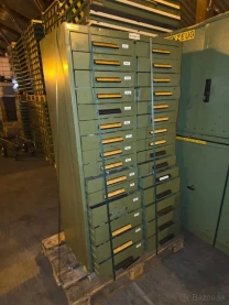 Промислова шафа з висувними шухлядами