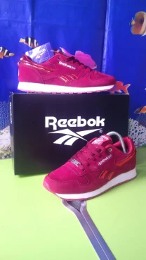 Жіночі кросівки Reebok classic