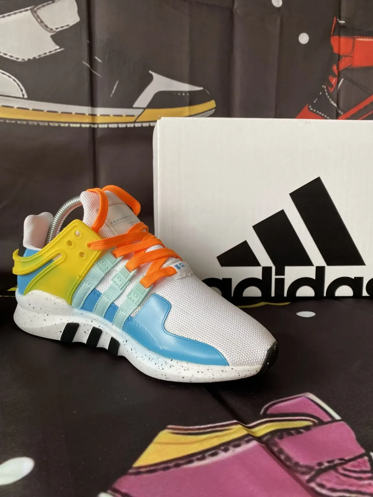 Жіночі кросівки Adidas Eguipment 6