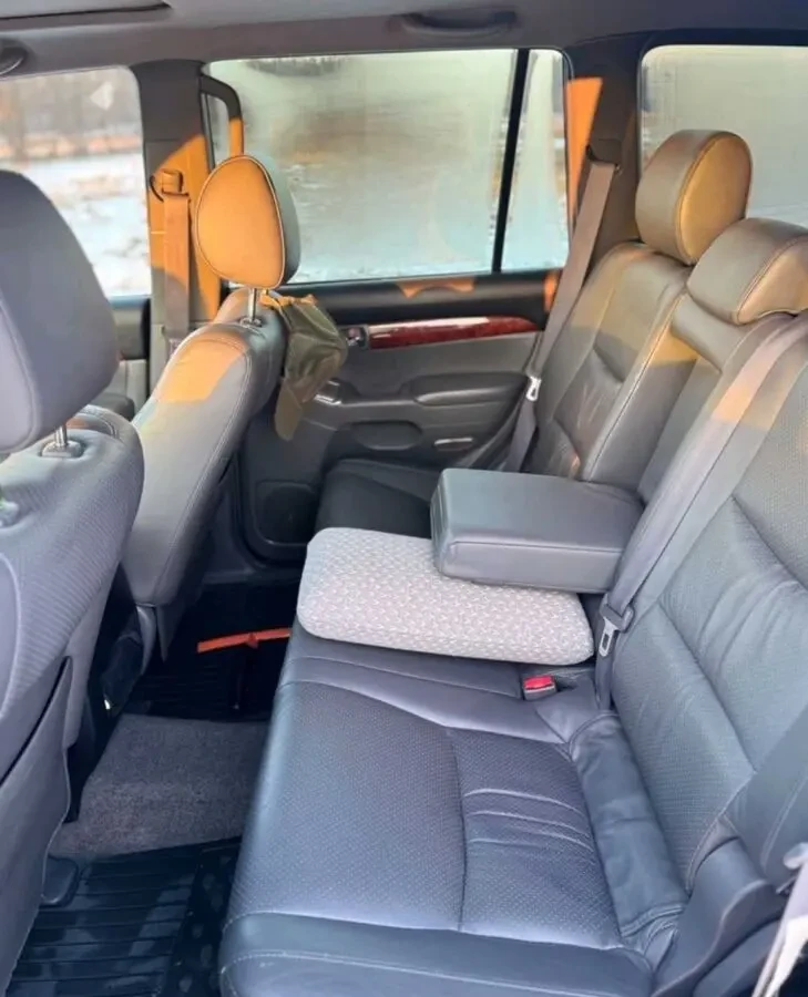 Toyota Land Cruiser Prado 120 8