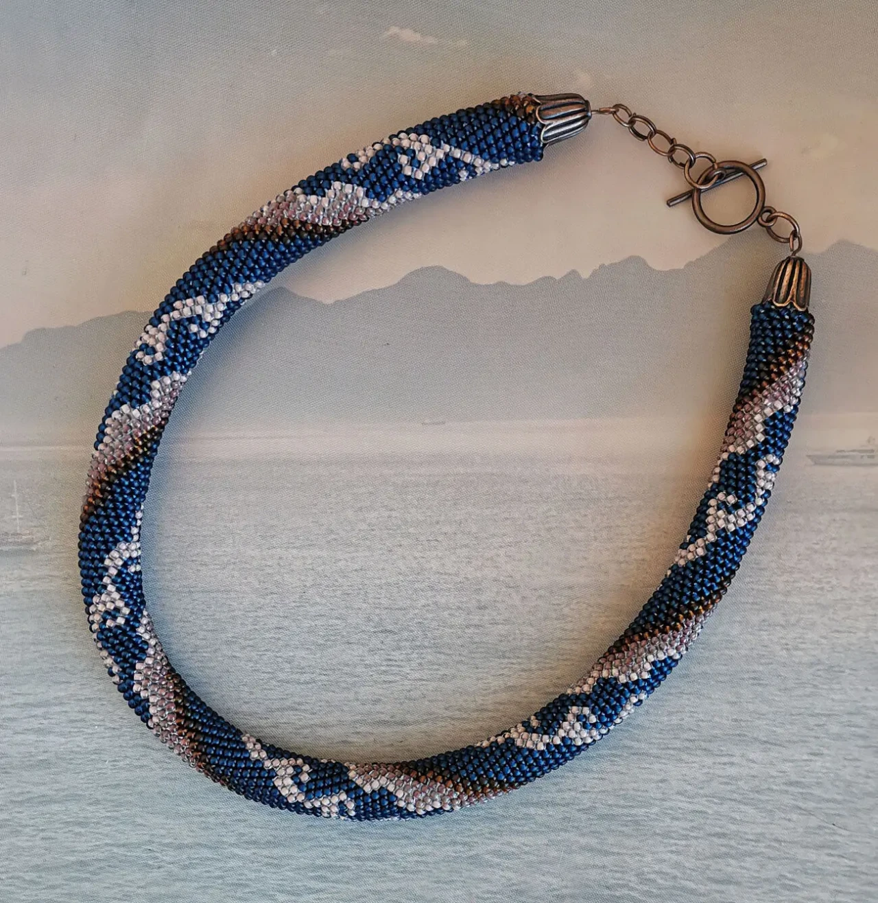 Прикраса із бісеру кольє-джгут Ейфорія 9