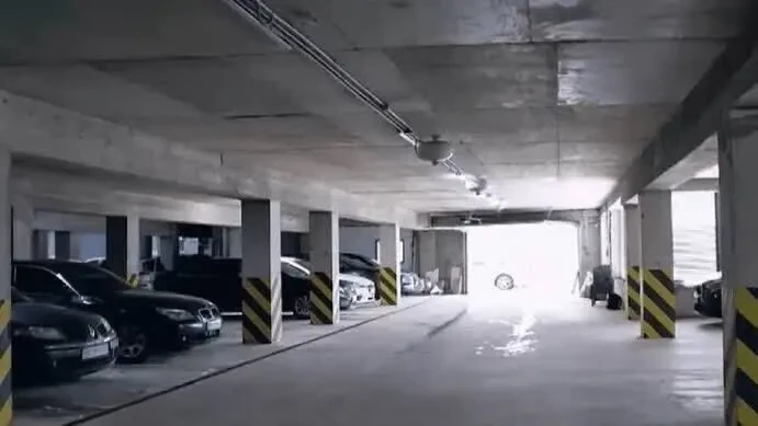 Крытый паркинг в центре ОдессыМукачевский переулок, район Музкомедии. 6