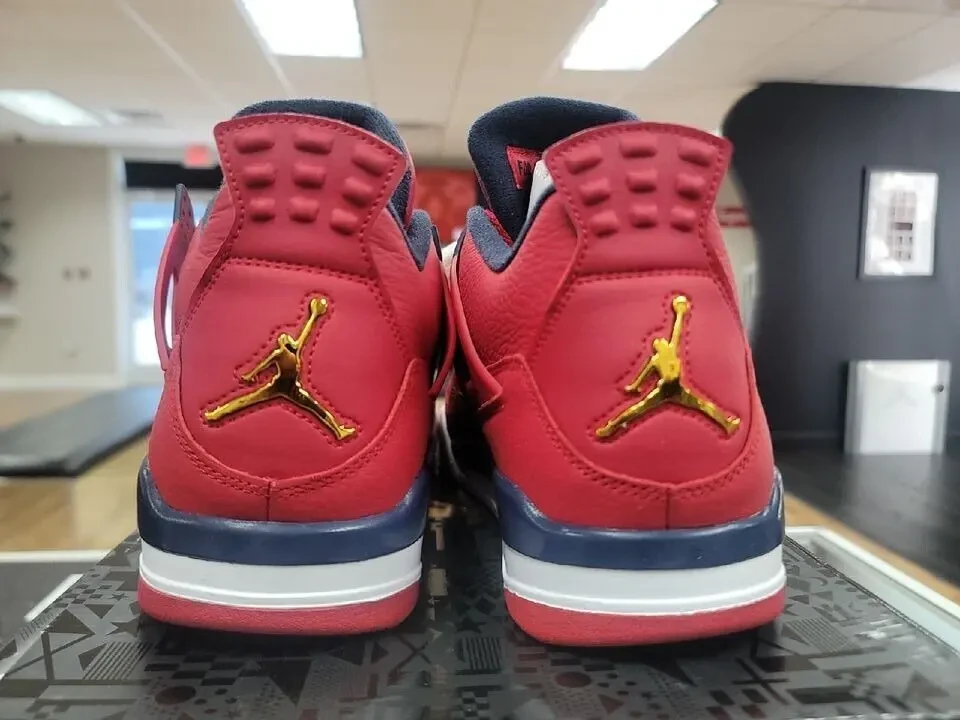 Чоловічі кросівки Air Jordan 4 3