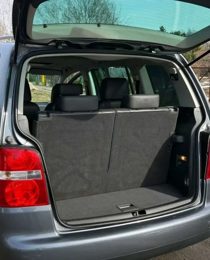 Volkswagen Touran 8