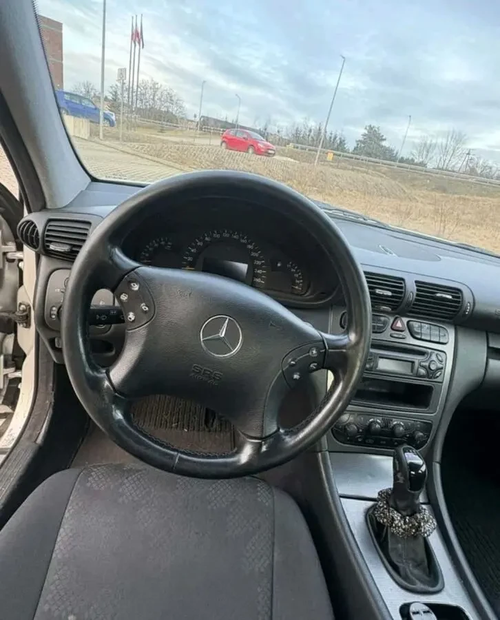 Mercedes-Benz Class C 8