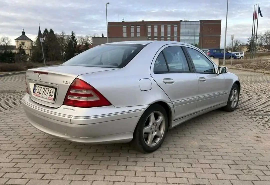 Mercedes-Benz Class C 4