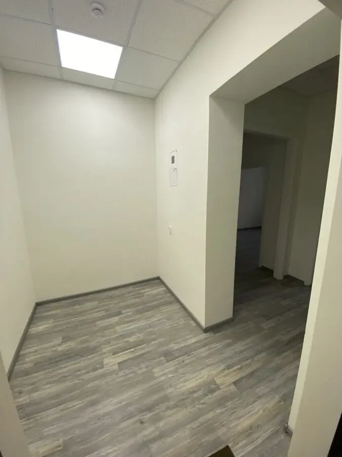 Офіс приміщення магазин салон 70м2 Міхновського 17/5 , Звіринецька 5