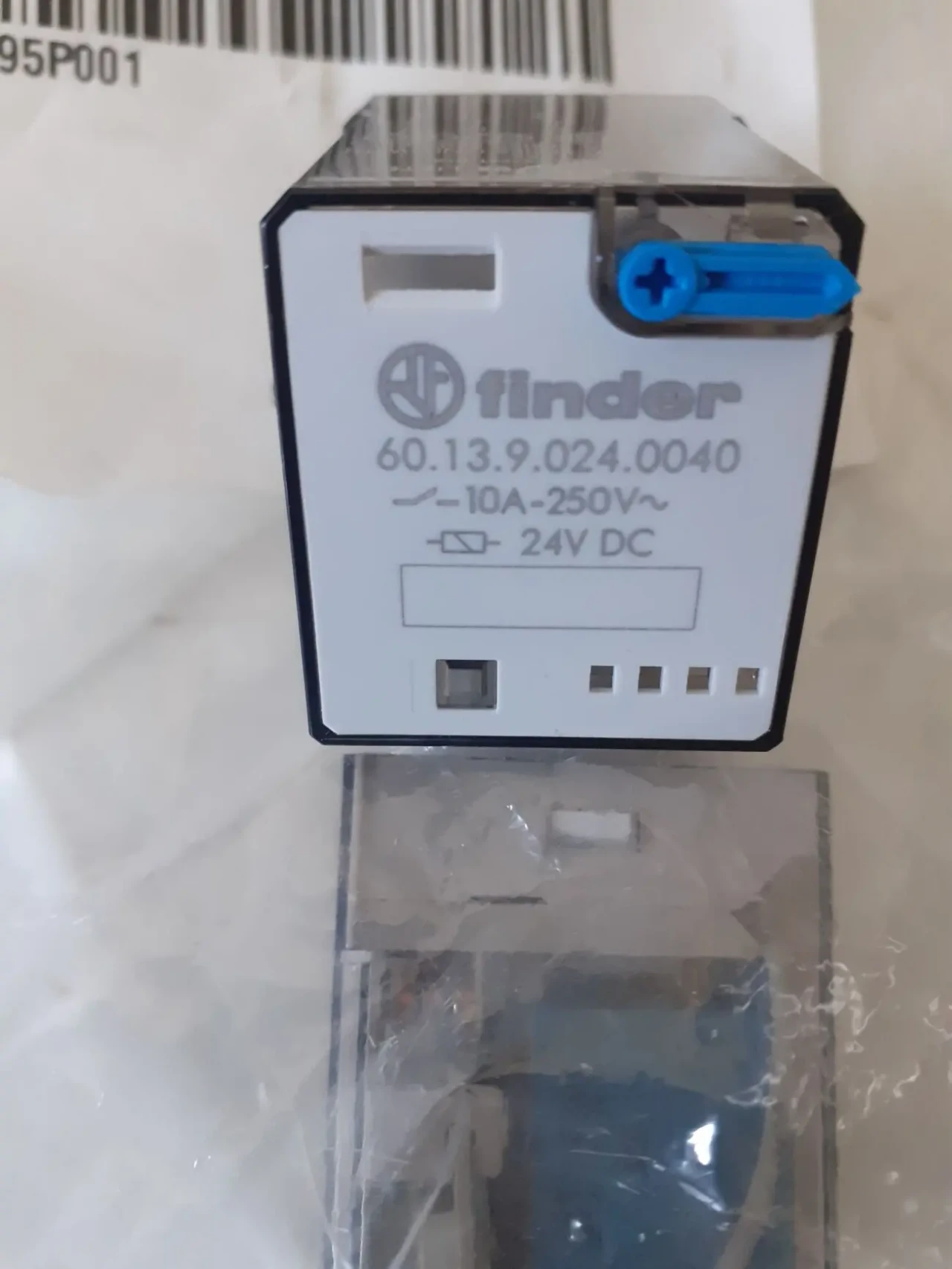 Силове реле серії 60 Finder 60.13.9.024.0040 7