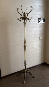 Вішак для одягу бронзовий з оніксом вінтаж