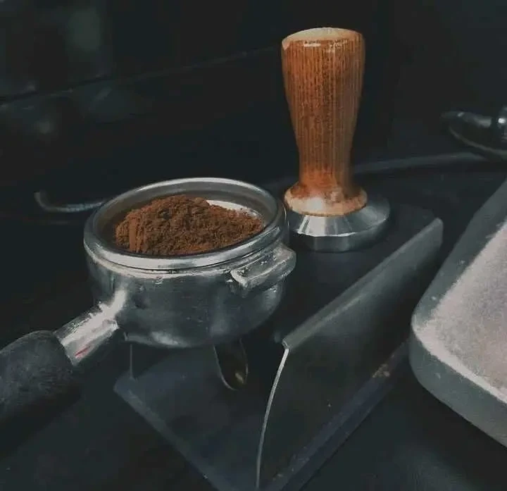 Професійна кавомашина La Cimbali M32 Classic (2 групи, напівавтомат)Оп 4