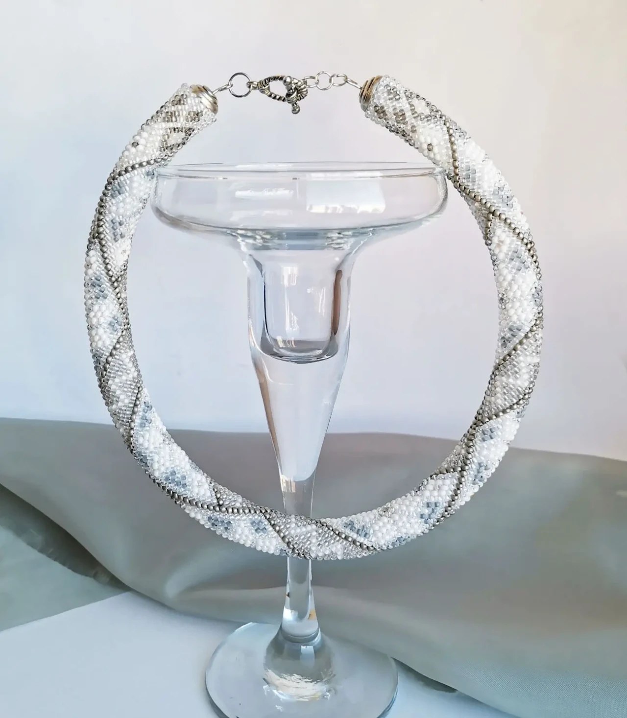 Прикраса із бісеру кольє-джгут Срібна таємниця 6