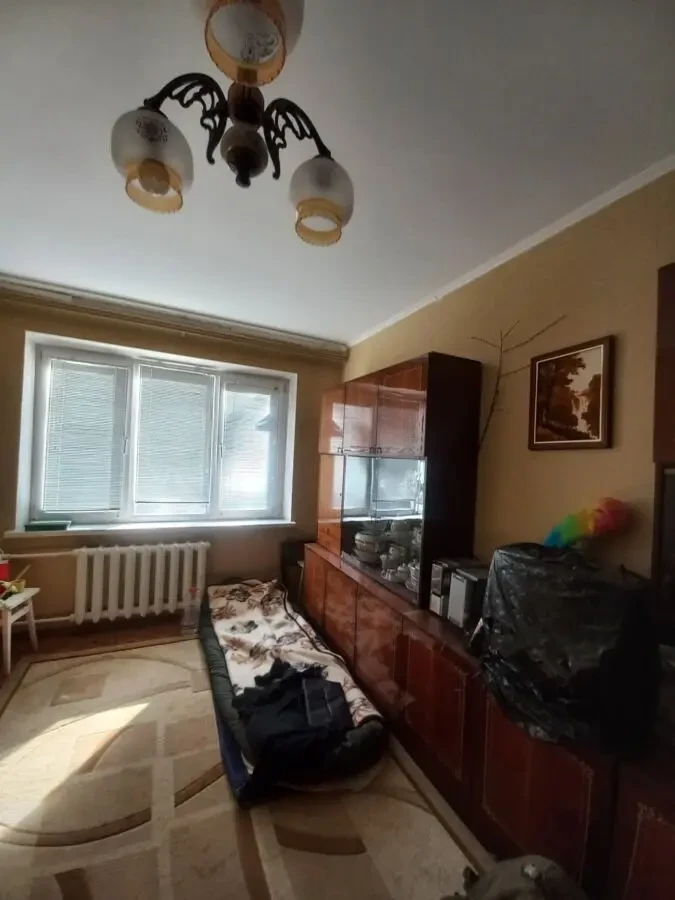 Продається 3-х кімнатна квартира 6