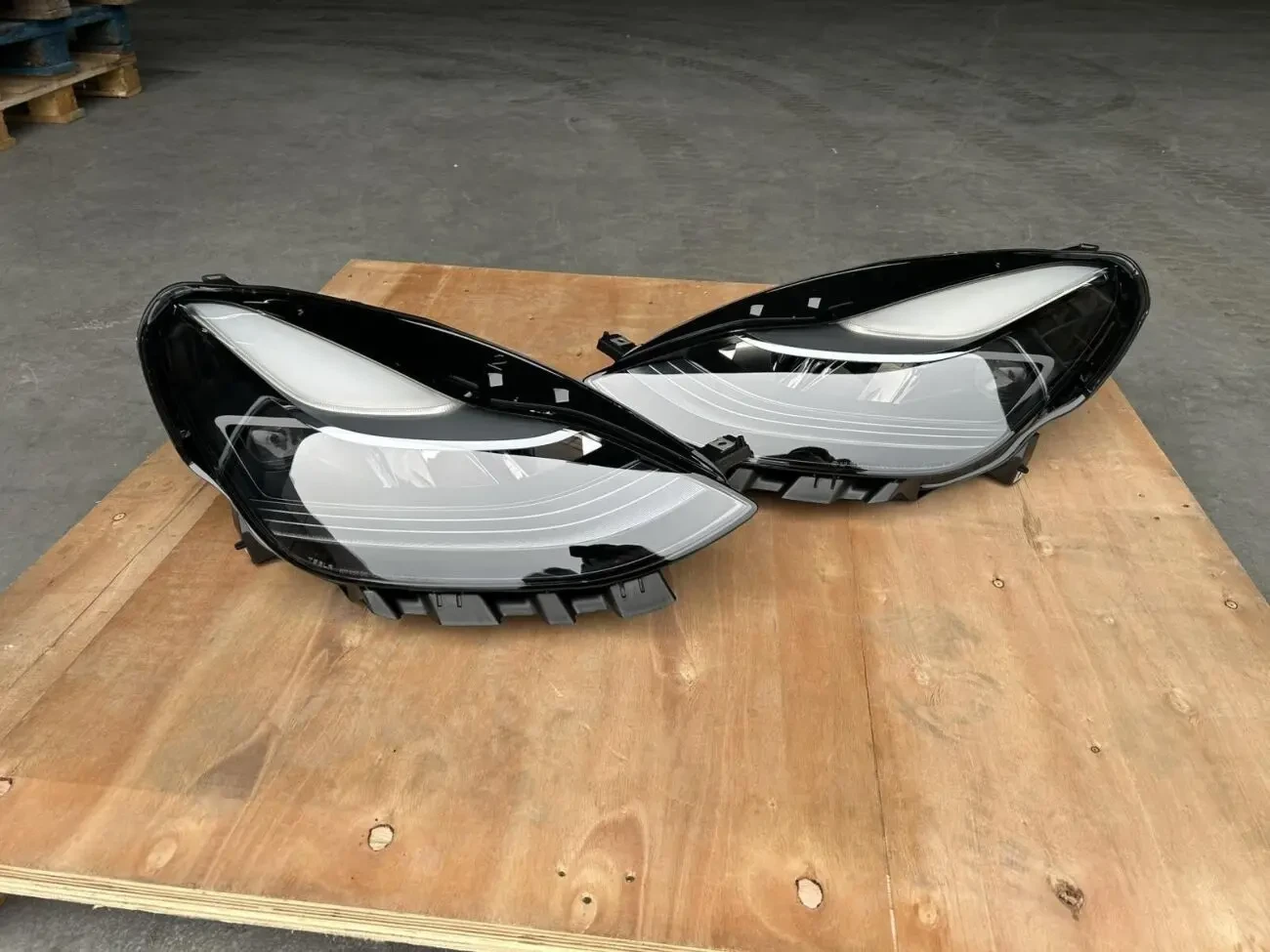 Фари Global (лінзовані) ліва та права (фара RH/LH) на Tesla MY,M3