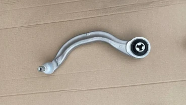 Нижній передній важіль LH / RH на Tesla Model 3 та Tesla Model Y