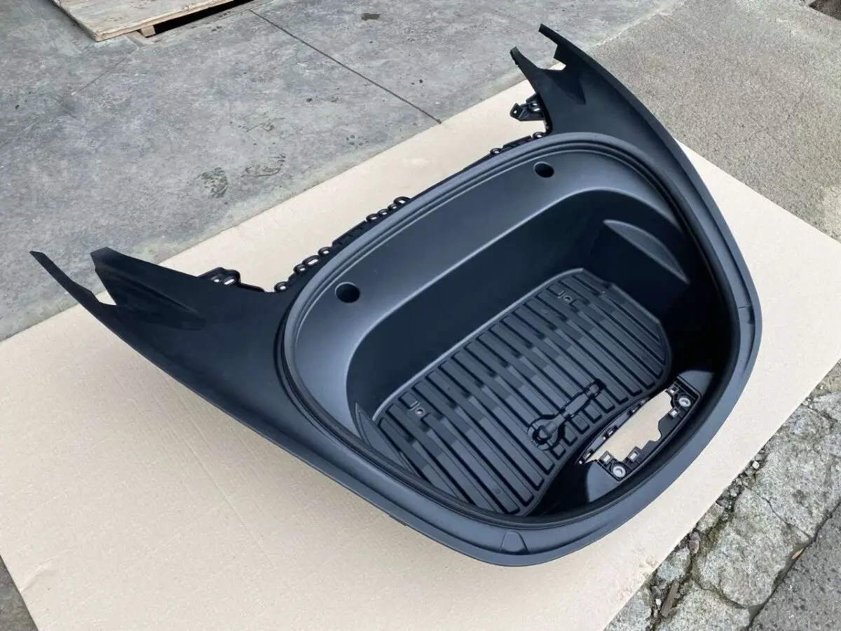 Корито переднього багажника на Tesla M3 Restyling 2