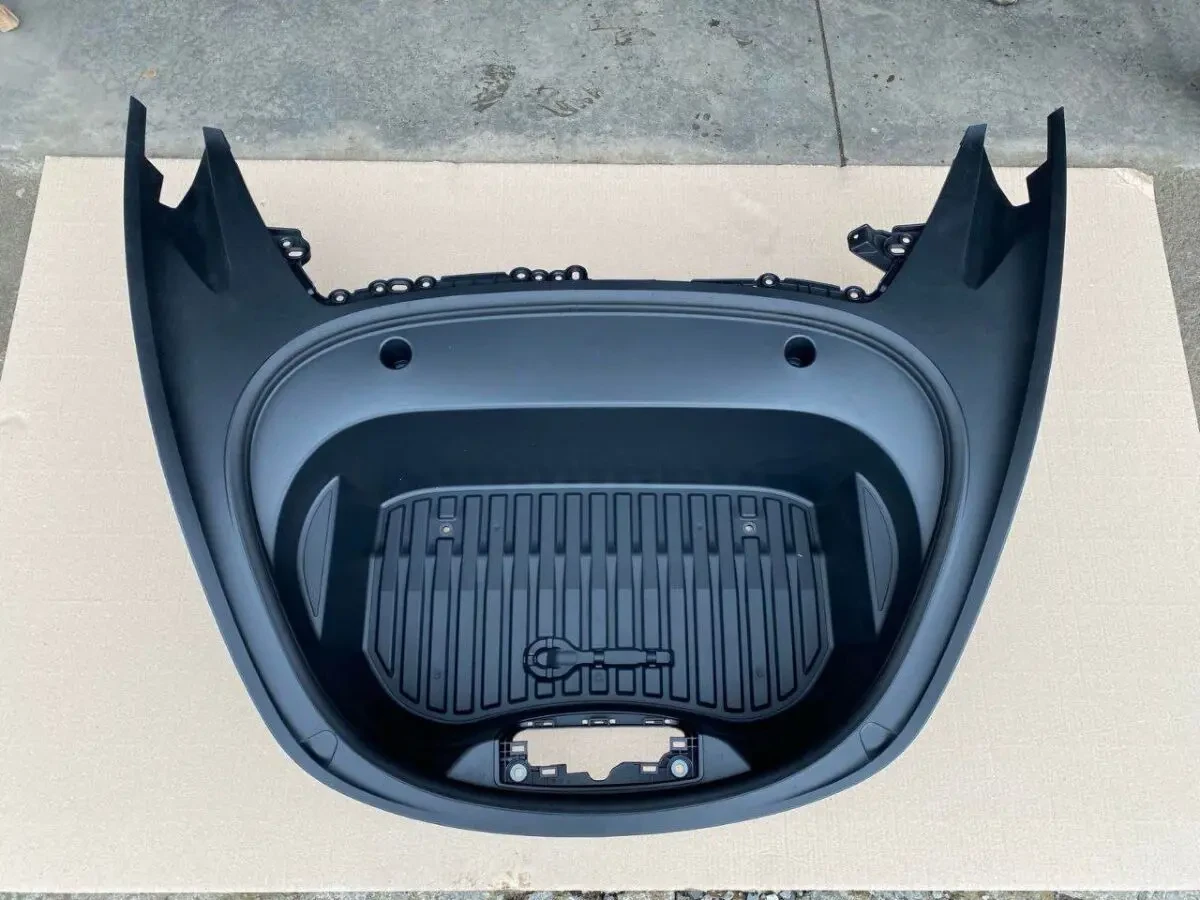 Корито переднього багажника на Tesla M3 Restyling 4