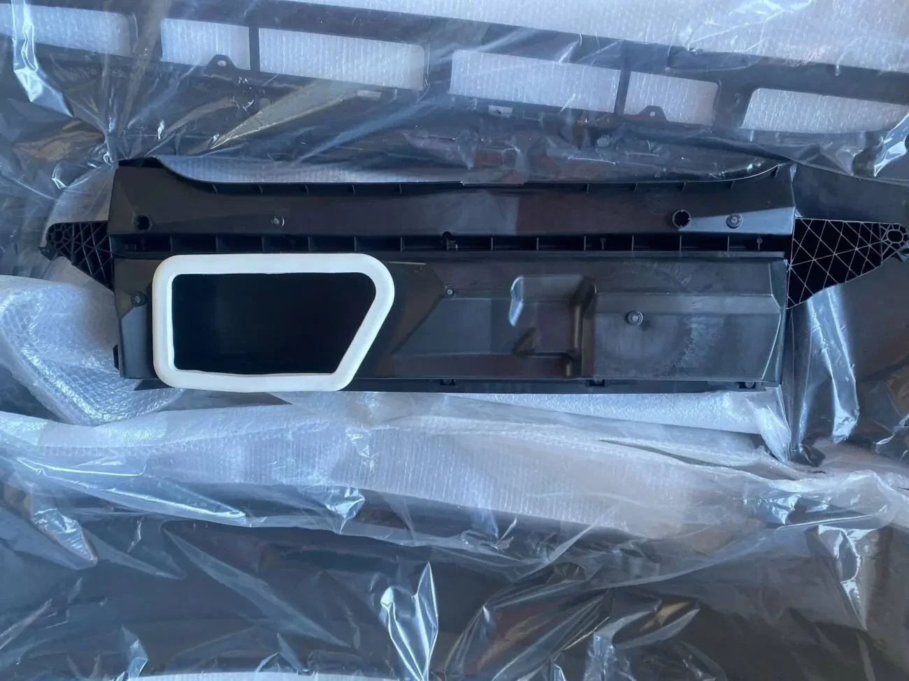 Корпус повітряного фільтра HEPA Tesla Model Y 2