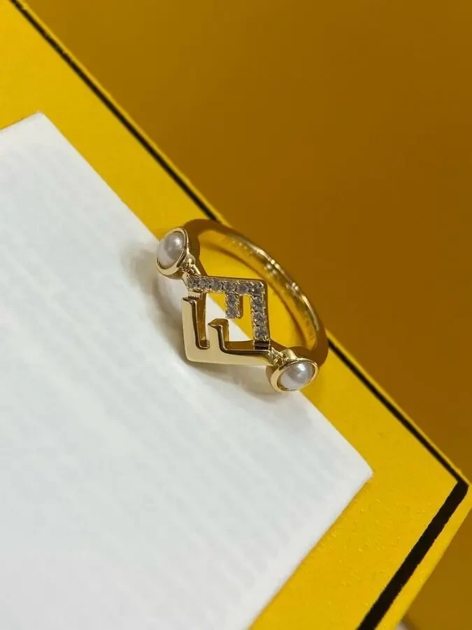 Сережки Fendi 6