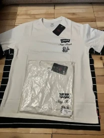 Футбока чоловіча levi's