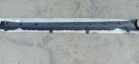 Накладка порога ліва та права LH / RH на Tesla Model 3