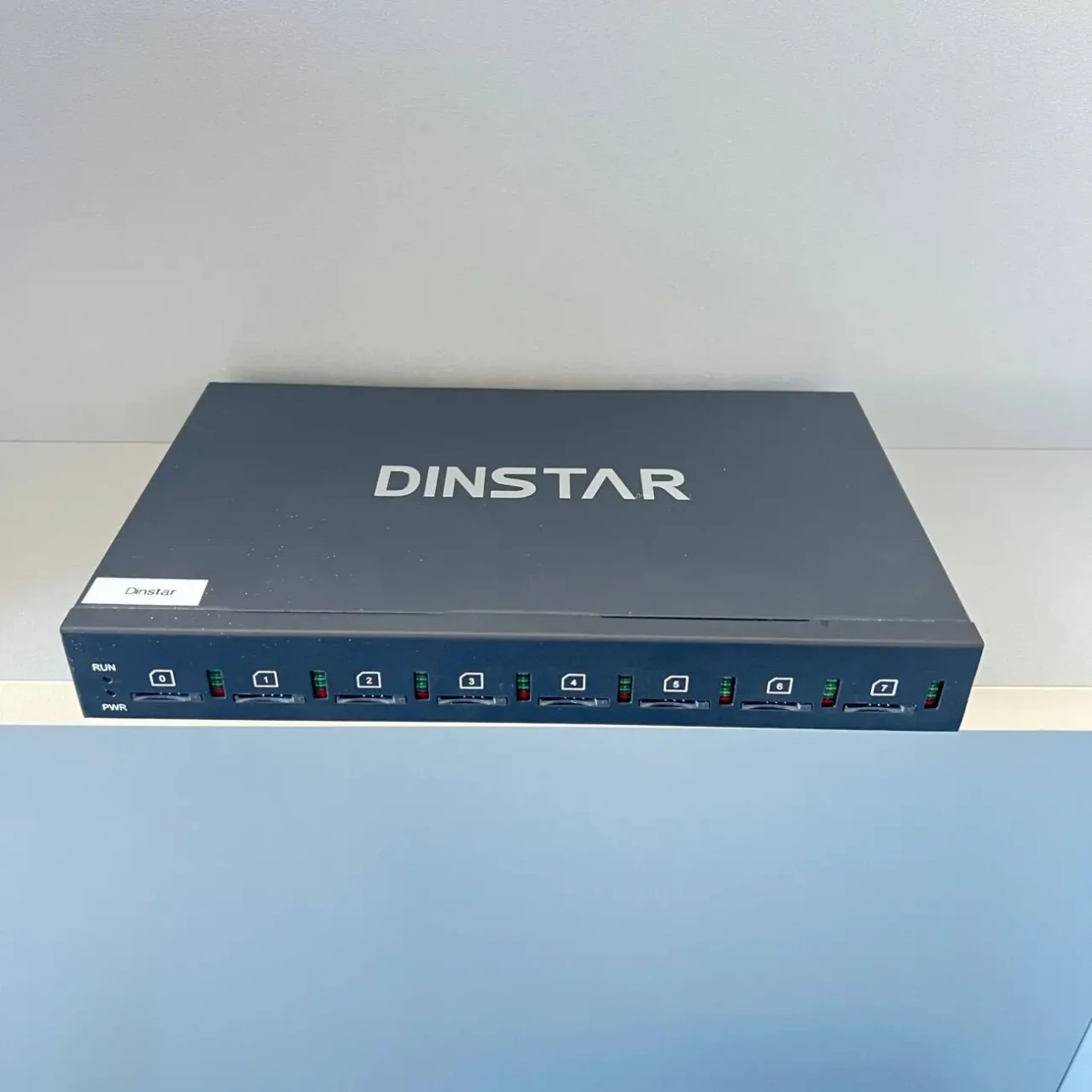 GSM / VoIP шлюз Dinstar DWG2000E-8G - 8 GSM каналів 3