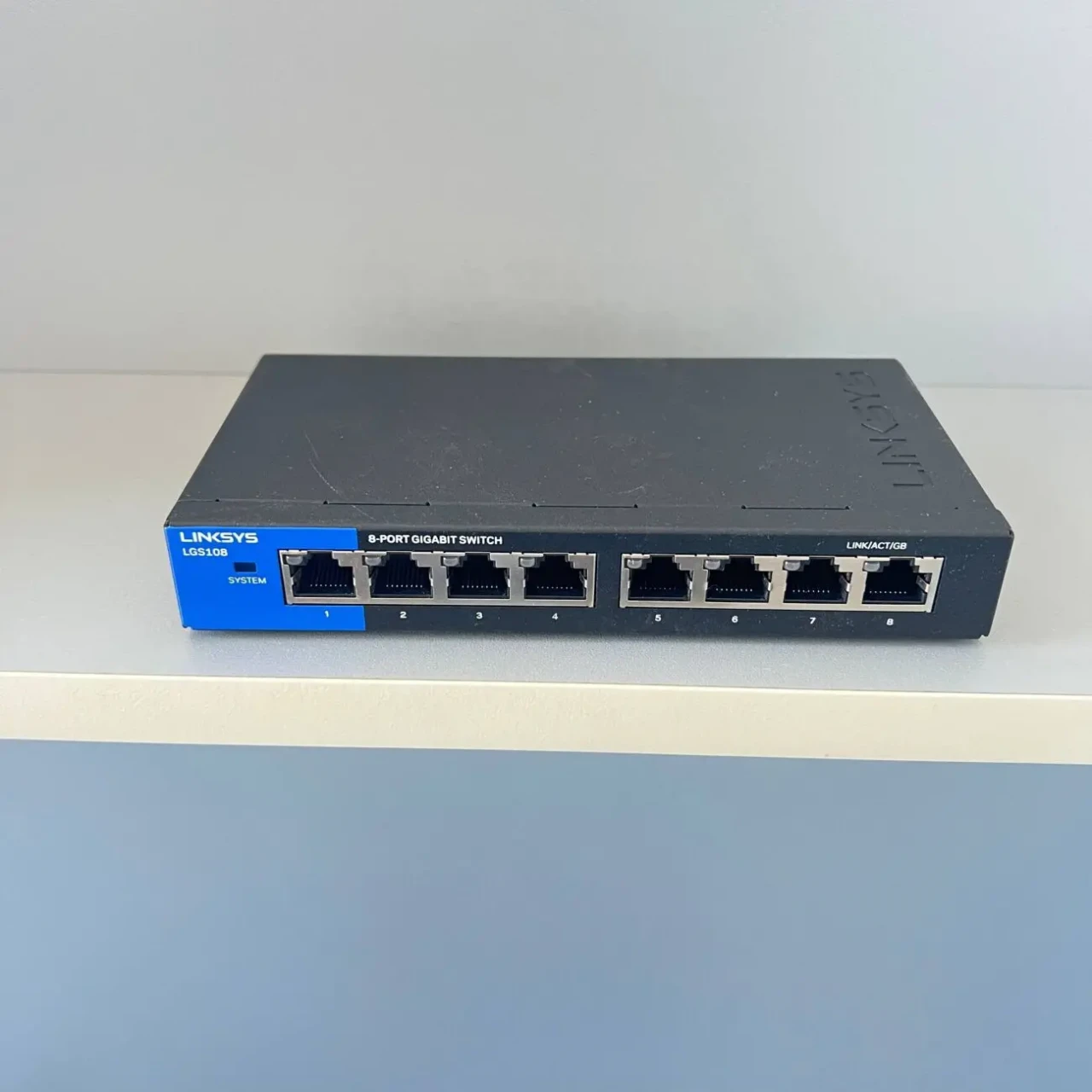 Комутатор Linksys LGS108 - 8 портів Gigabit 2