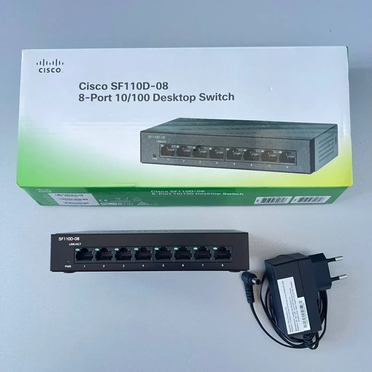 Комутатор Cisco SF110D-08 - 8 портів Ethernet