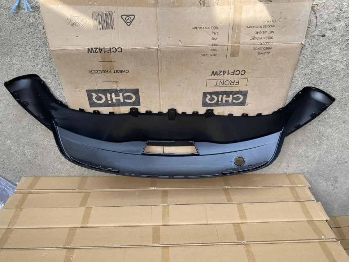 Накладка нижня заднього бампера (губа / дифузор) Tesla Model Y 3