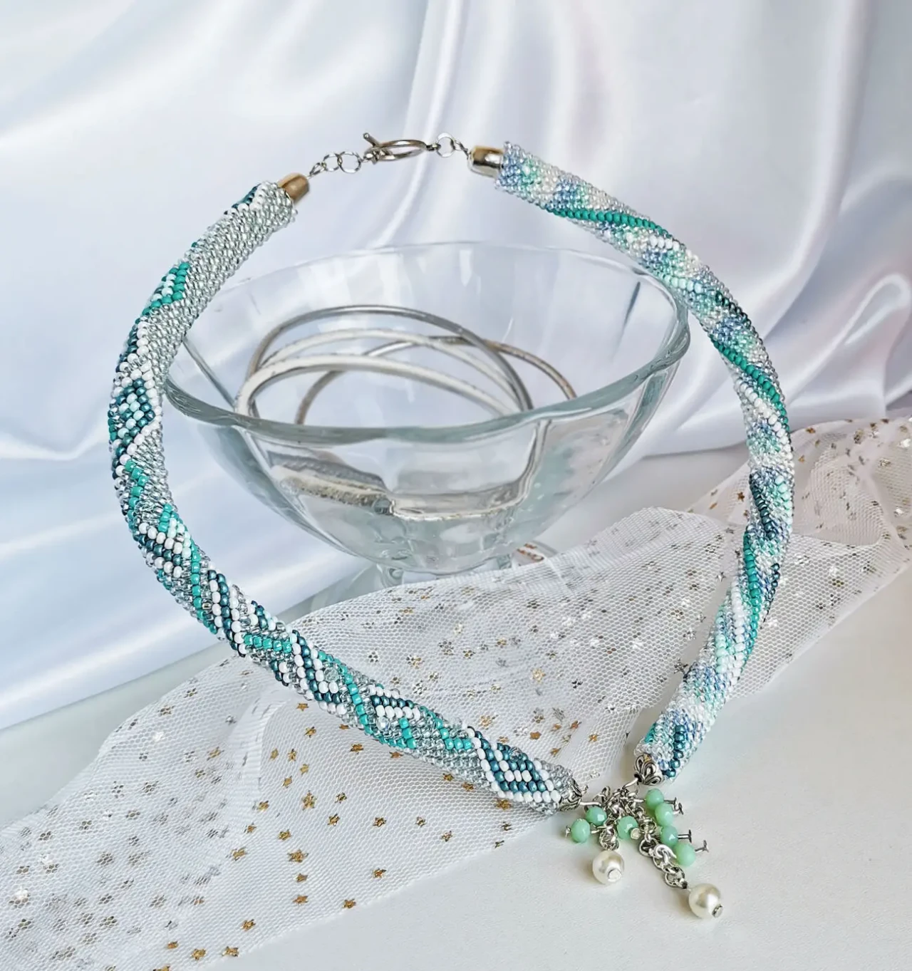 Прикраса із бісеру кольє-джгут Лазурний бриз 10