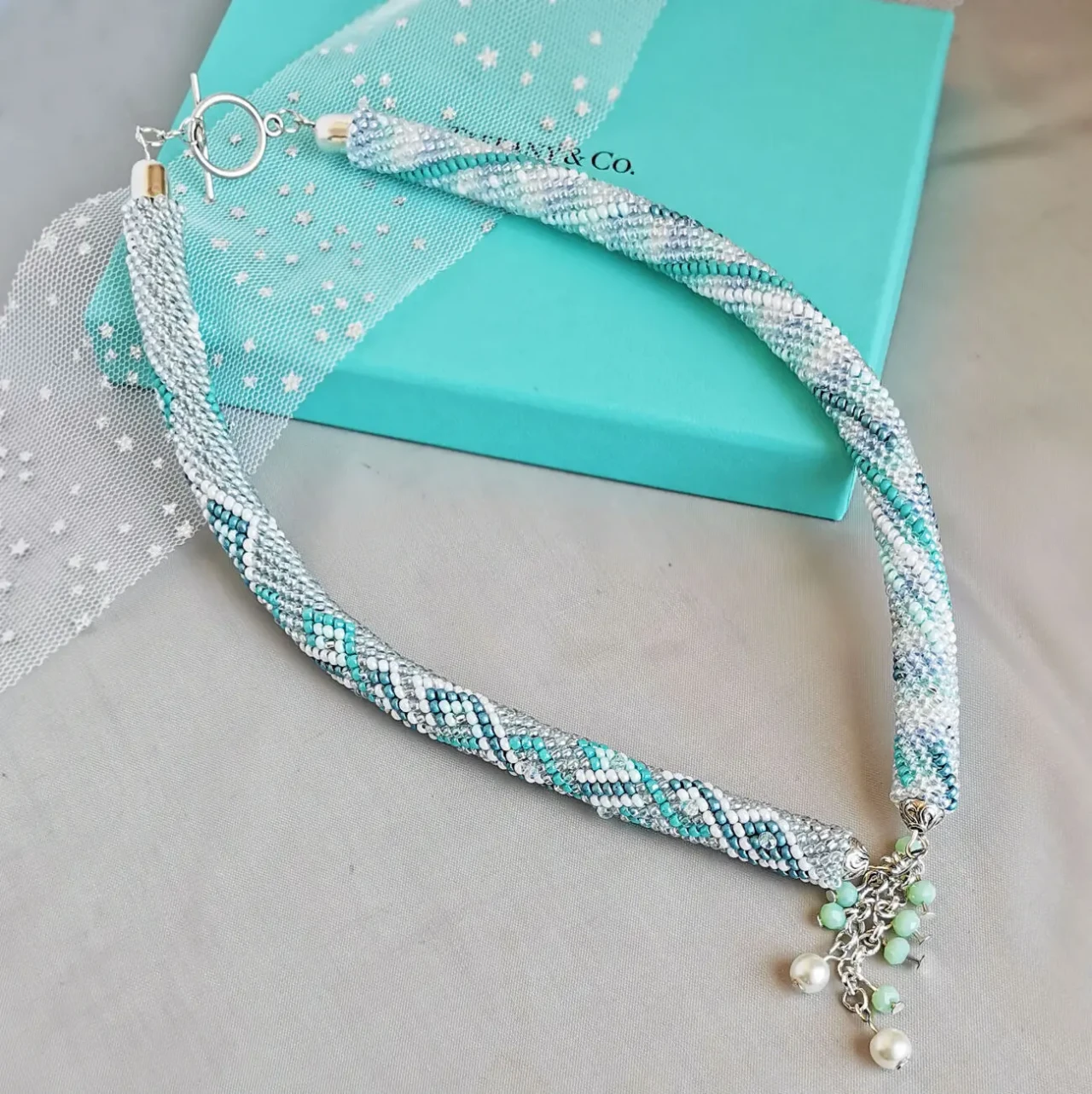 Прикраса із бісеру кольє-джгут Лазурний бриз 4