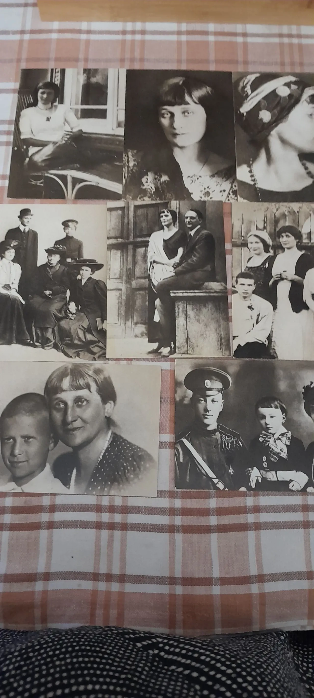 Ахматова. Комплект из 18 фото со стихами на обороте. 1988 4