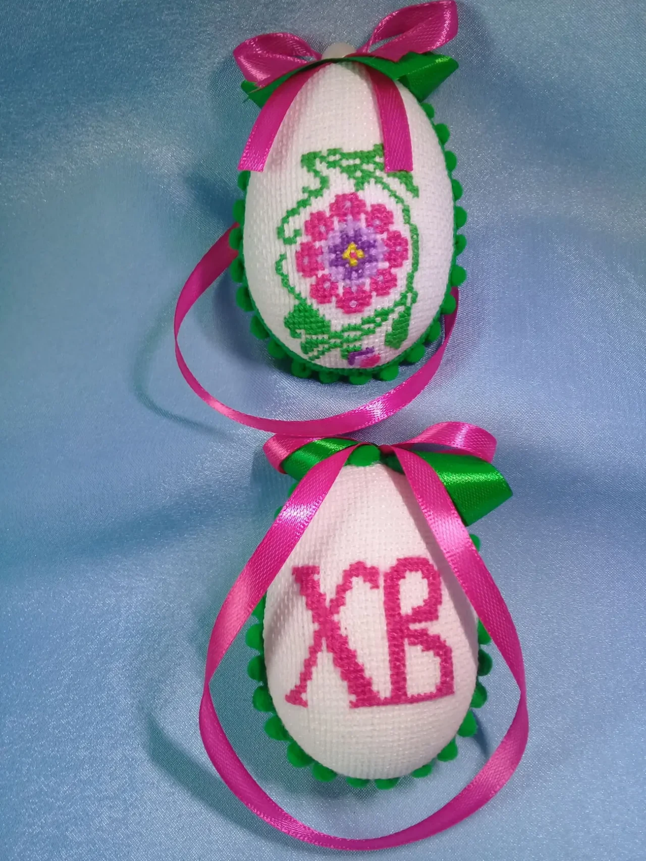 Писанка вишита двостороння