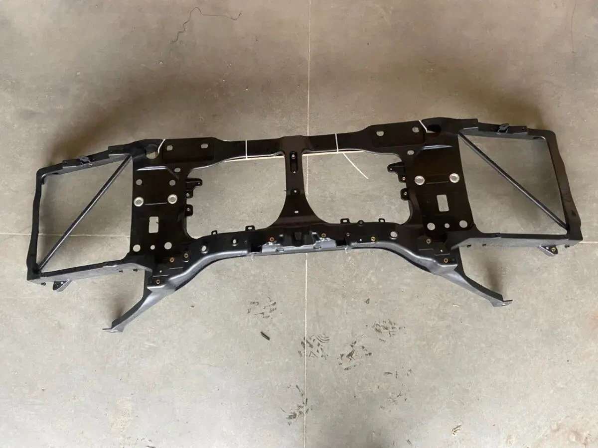 Передня панель (телевізор, панель радіатора) Tesla Model S Restylin