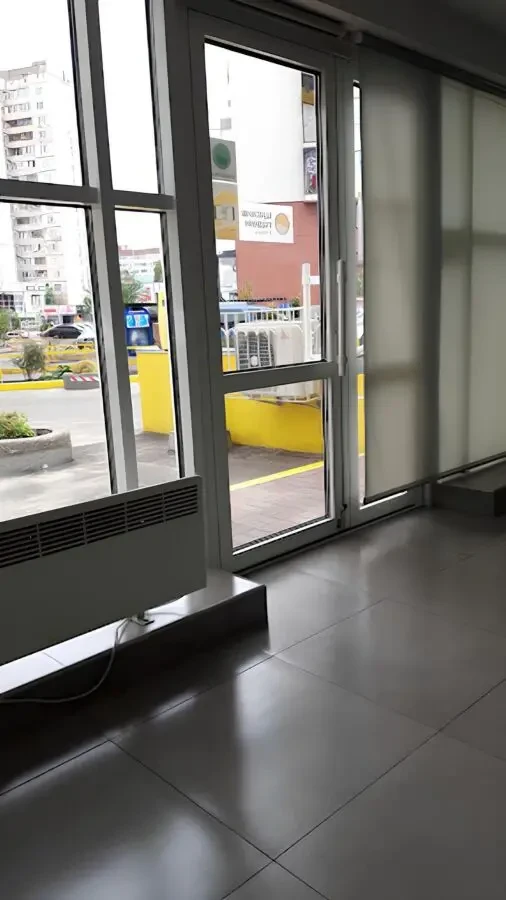 ПРОДАМ нежитл.приміщ.(магазин) 65  м2. БЦ Паралель. Ст.м.Позняки 7