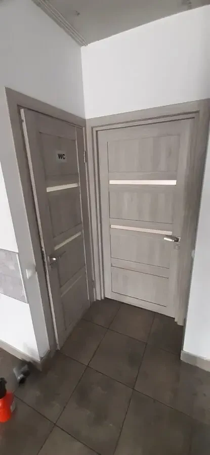 ПРОДАМ нежитл.приміщ.(торгова площа) 144 м2, ст.м.Позняки 5