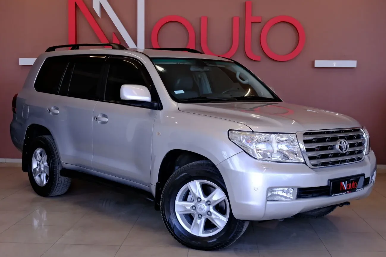 Toyota Land Cruiser 4