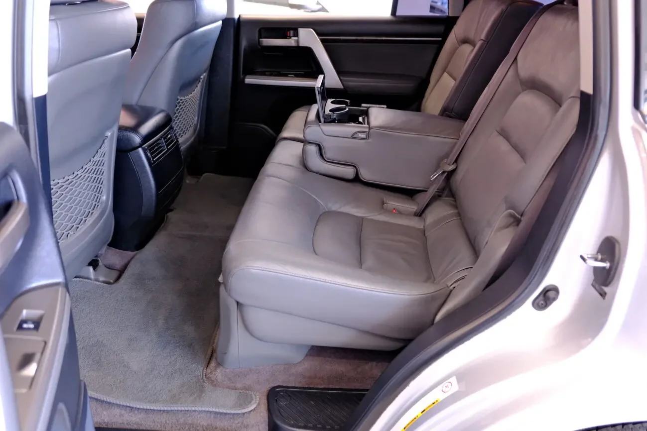 Toyota Land Cruiser 6