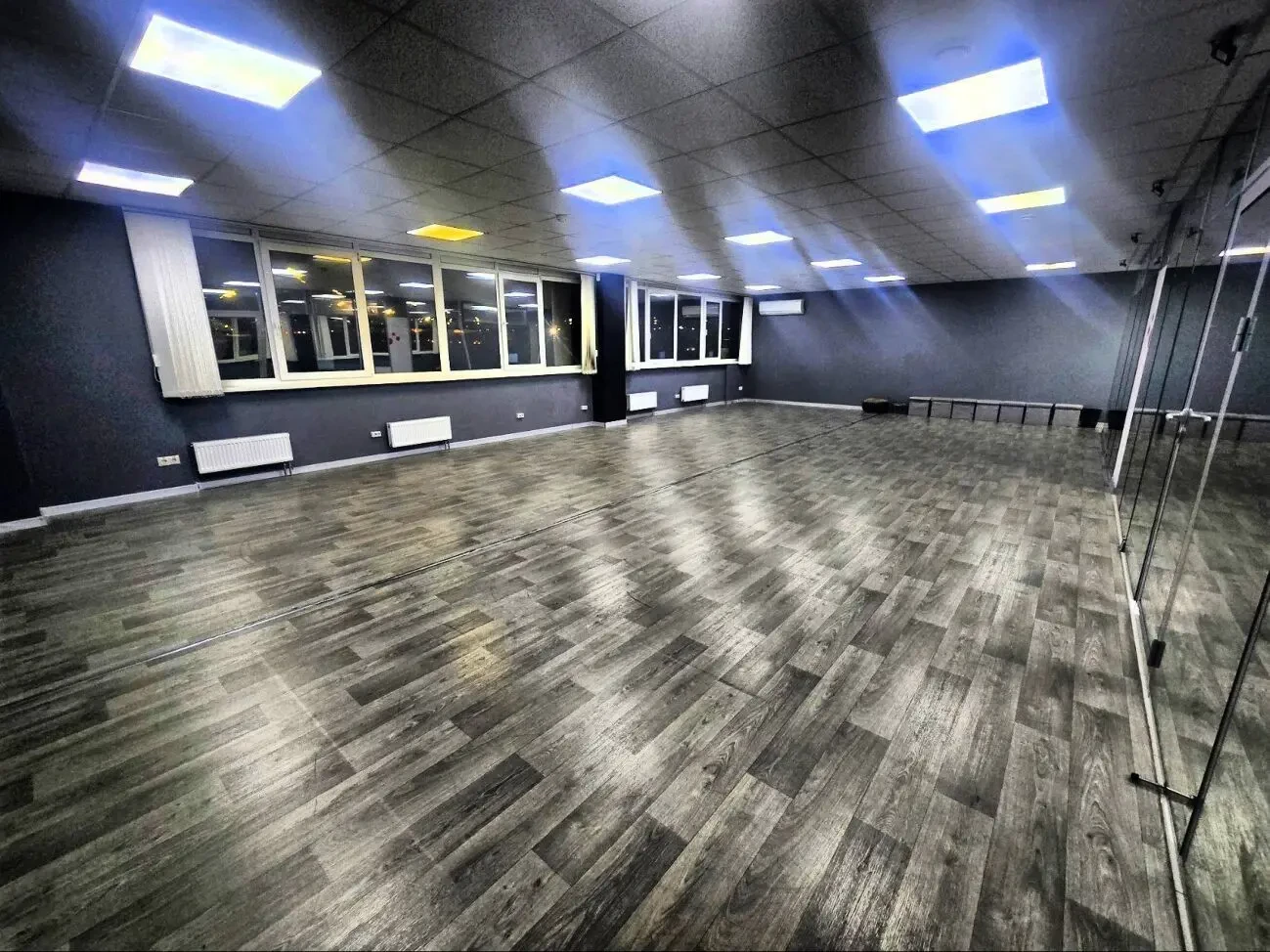 ПРОДАМ нежитл.приміщ. 121 м2, ст.м.Позняки, БЦ Паралель 6