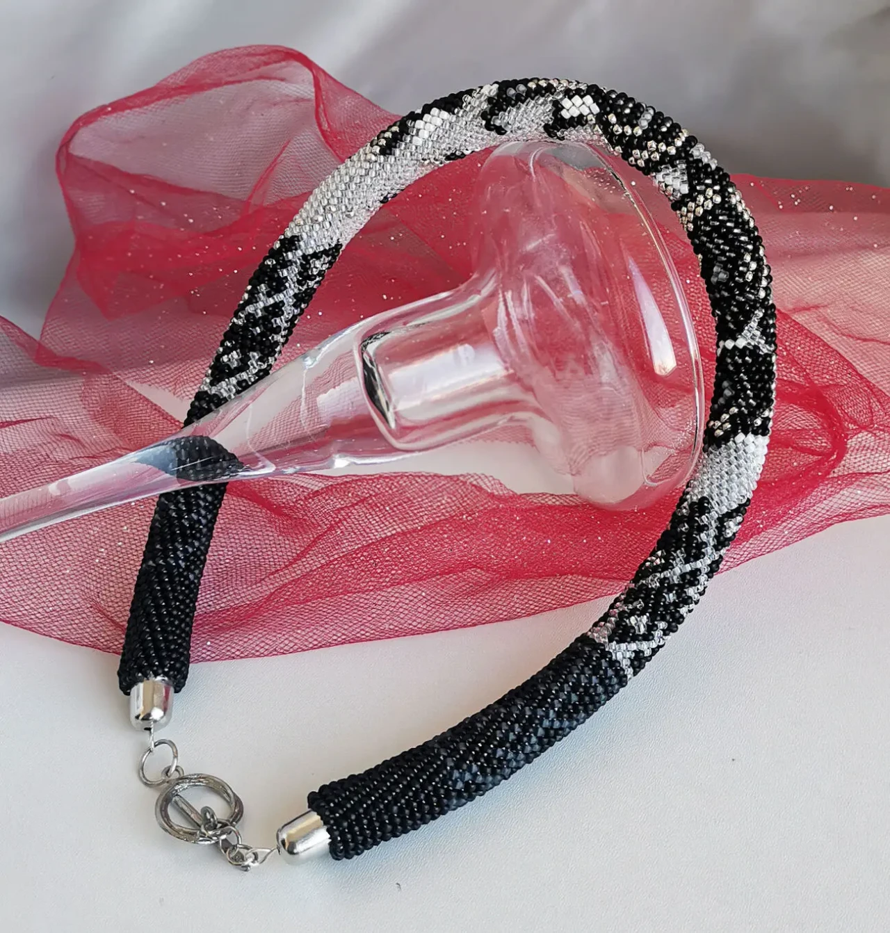 Прикраса із бісеру кольє-джгут Срібний дзвін 7