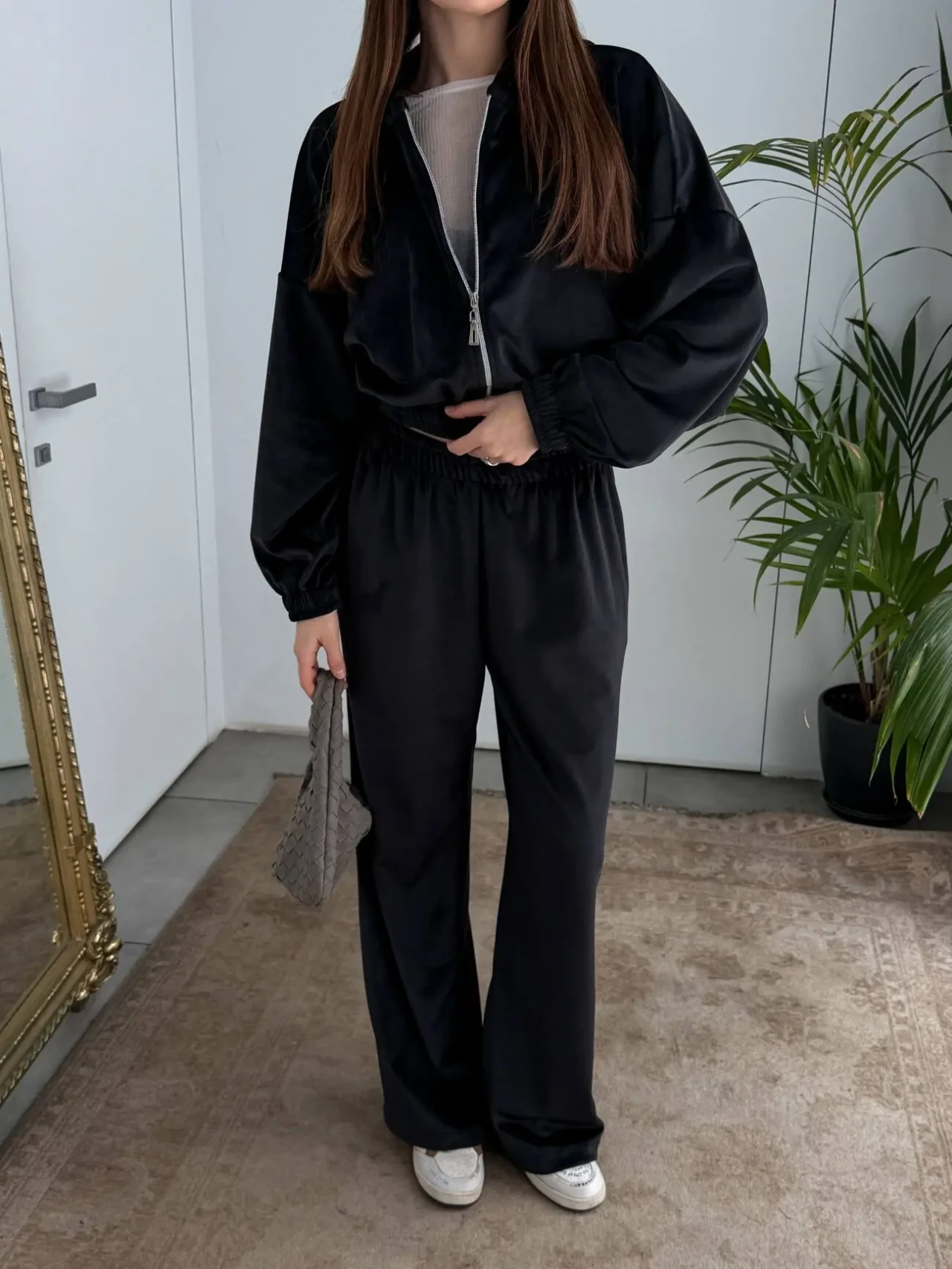 Велюровий костюм у чорному кольорі 6