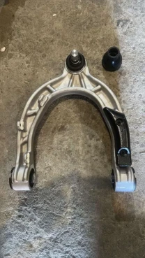 Ричаг верхній передній (підкова) Аналог LH / RH на Tesla M3, MY