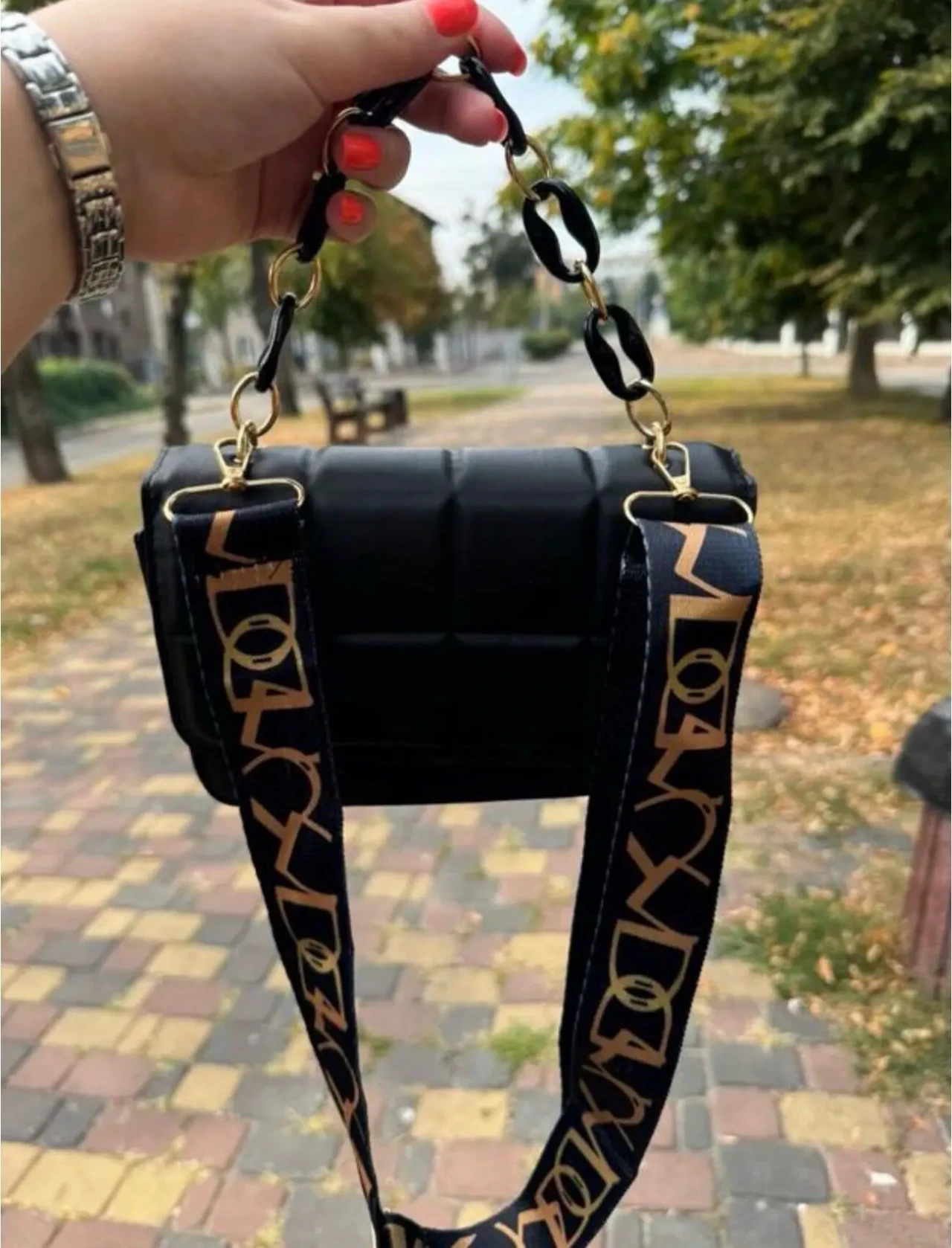 Стильна чорна сумка вафелька 2