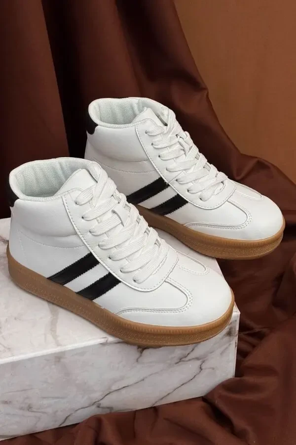 Стильні демісезонні кросівки Stilli у базовому біло-чорному кольорі 6