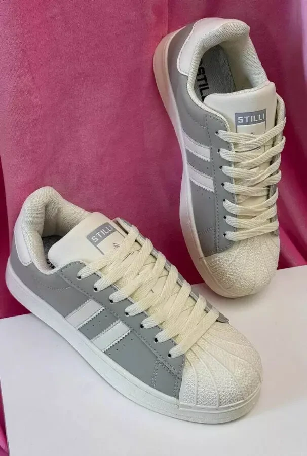 Стильні та комфортні жіночі кросівки Stilli (різні кольори). 3