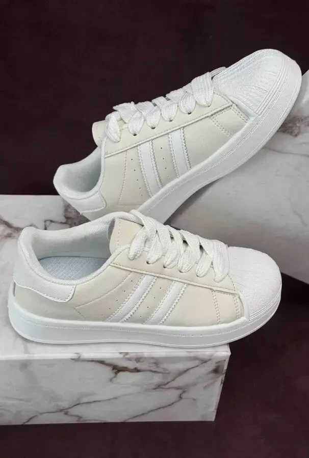 Спортивні демісезонні кросівки Stilli з триколірним дизайном