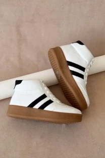 Стильні демісезонні кросівки Stilli у базовому біло-чорному кольорі