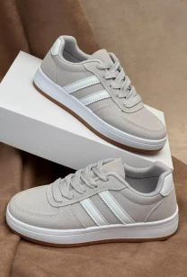 Ніжні та комфортні жіночі кросівки Stilli (різні кольори).