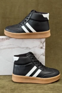 Стильні демісезонні кросівки Stilli у чорно-білому кольорі.