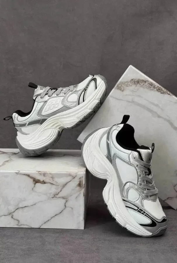 Елегантні та високі демісезонні кросівки Stilli. 3