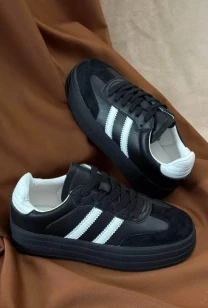 Універсальні демісезонні кросівки Stilli на кожен день.